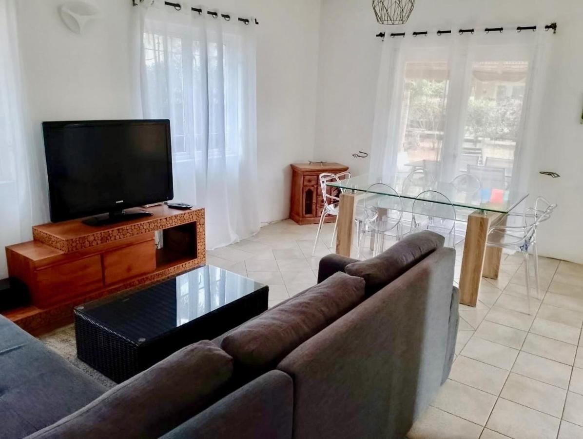 Flic-en-Flacq Beachfront Villa In A Beautiful And Secured Complex חדר תמונה